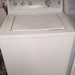 Washer & Dryer Set (White)