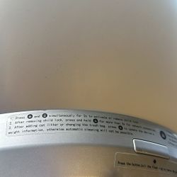 Like new Self Cleaning Automatic Cat Litter Box With App Remote Control$130 
