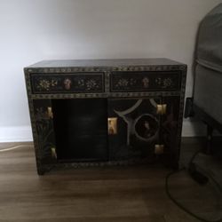 Chinese Vintage Hand Painted Jewelry/Collector's Cabinet 