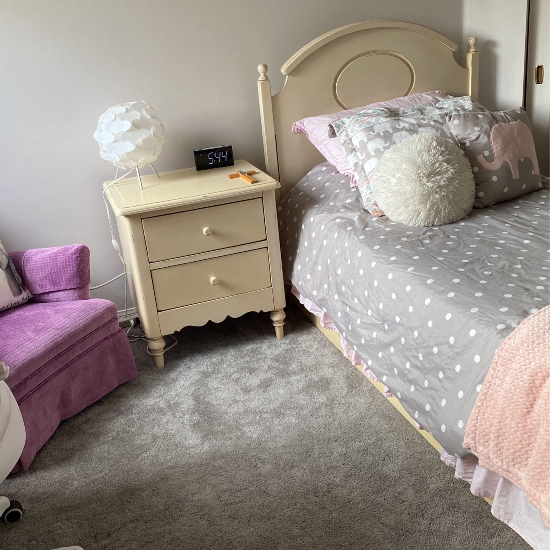 Tuscany Twin Bed and Trundle w/ Mattresses