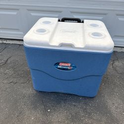 55 Quart Coleman Rolling Ice Chest
