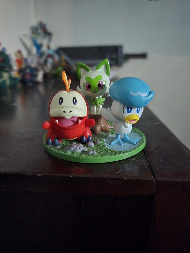 POKEMON SCARLET AND VIOLET Partner Figurine Exclusive Statue