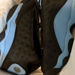 JORDAN 13 BLACK UNIVERSITY BLUE