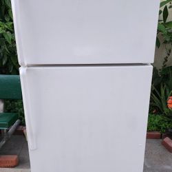Precioso Refrigerador Whirlpool Seminuevo Listo Para Usar Super Limpio Lo Tengo Conectado Para Que Lo Mires Que Trabaja Bien $180