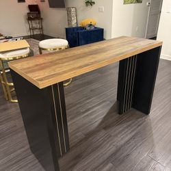 Modern Stand Alone Island 