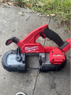 Milwaukee Bandsaw m18
