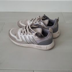 Adidas Sneakers Boys Size 2.5