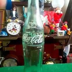 Vintage Coca-Cola Green Tint 10oz Hobbleskirt Bottle