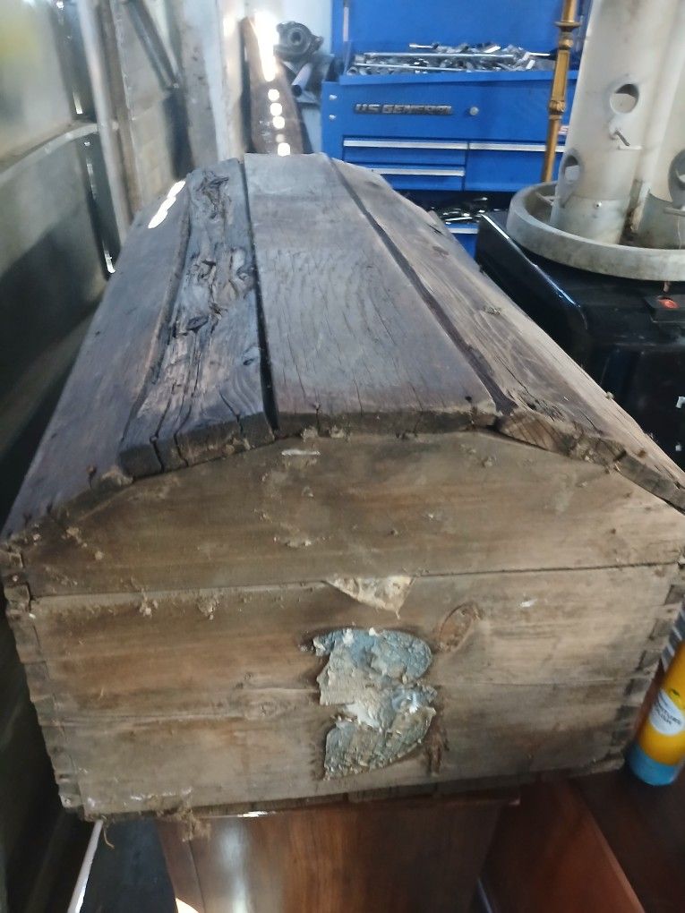 Antique chest.$20