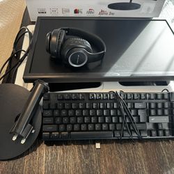 24 INCH GAMING MONITOR, KEY BOARD & HEADSET // 24 Inch HDMI Monitor, Keyboard & headset