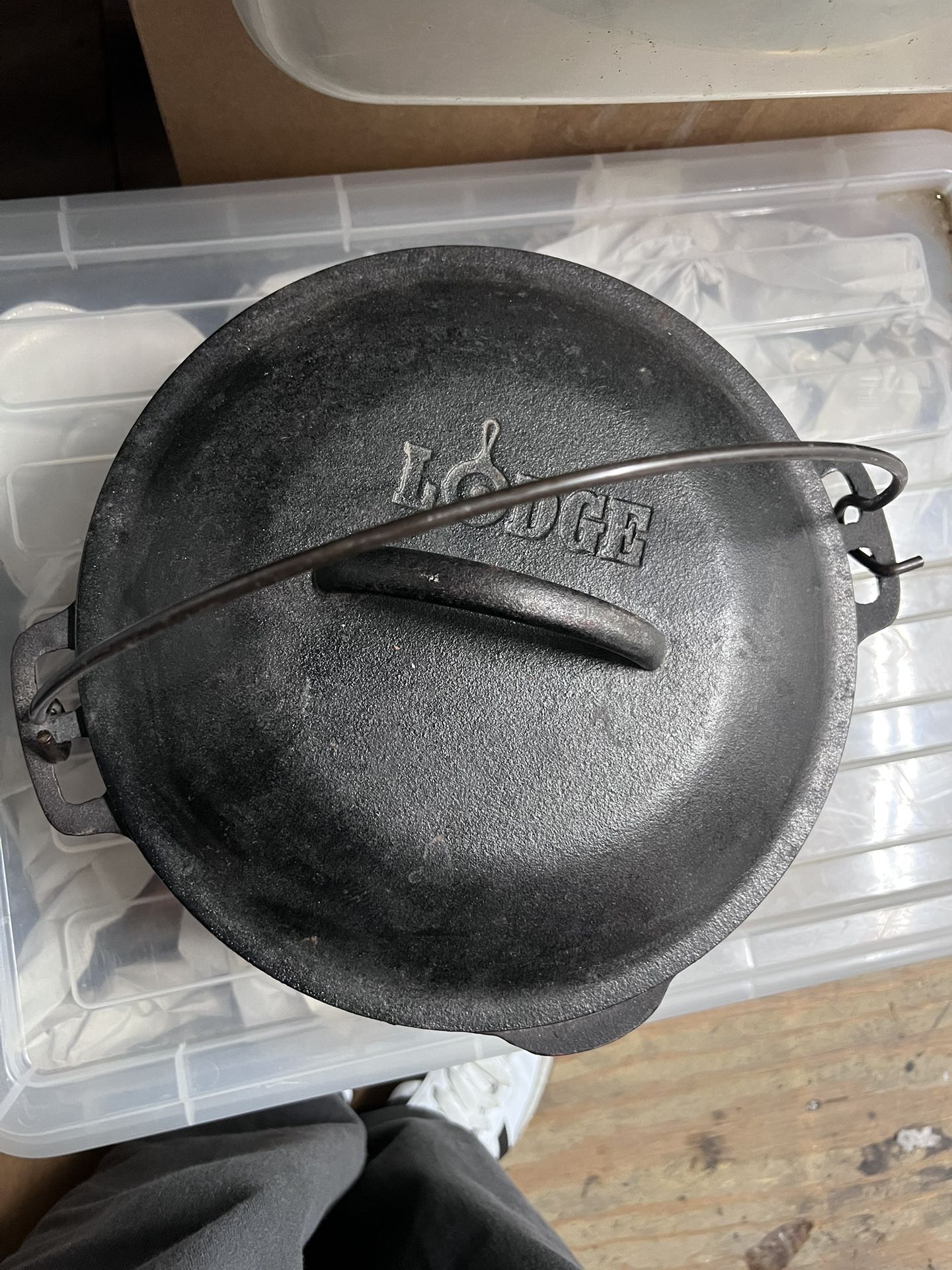 Vintage Lodge 10 1/4 Cast Iron Dutch Oven With Handle, Lid And