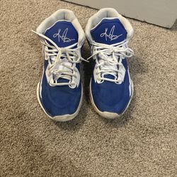 Nike Kyrie Blue And White Sneakers 