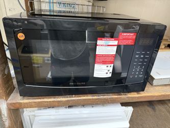 Frigidaire Countertop Microwave (Black) - EMW1120