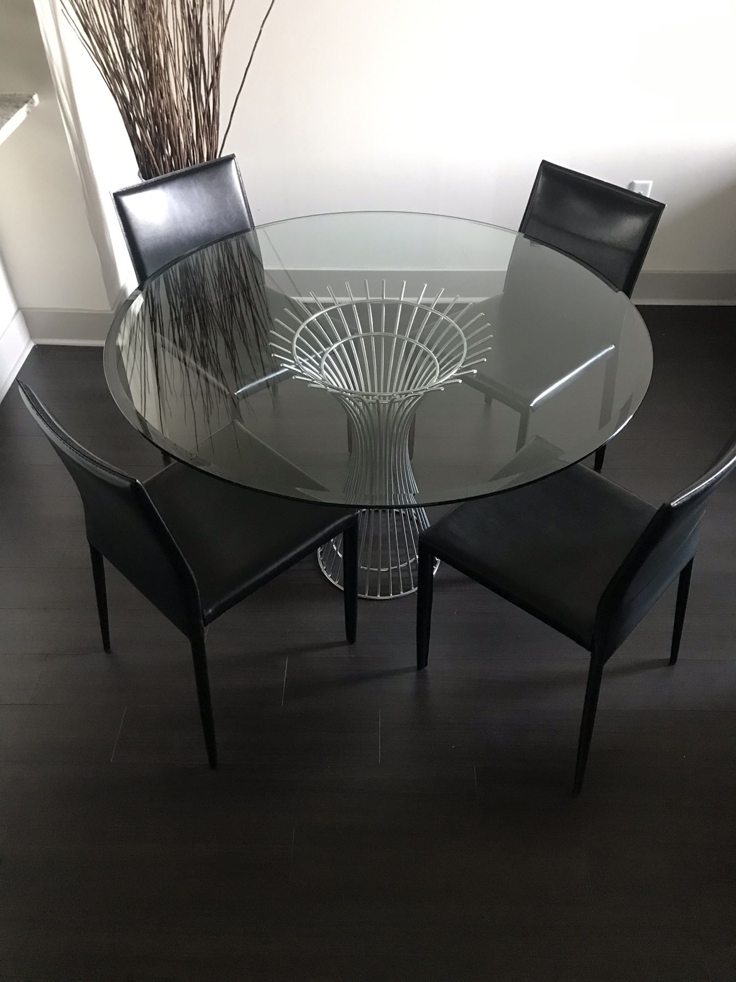 New dinning table with black leather chairs