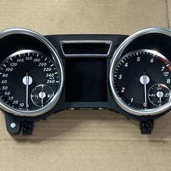 Mercedes-Benz ML GLE GL GLS Instrument Cluster Tachometer 260 KMH New OEM