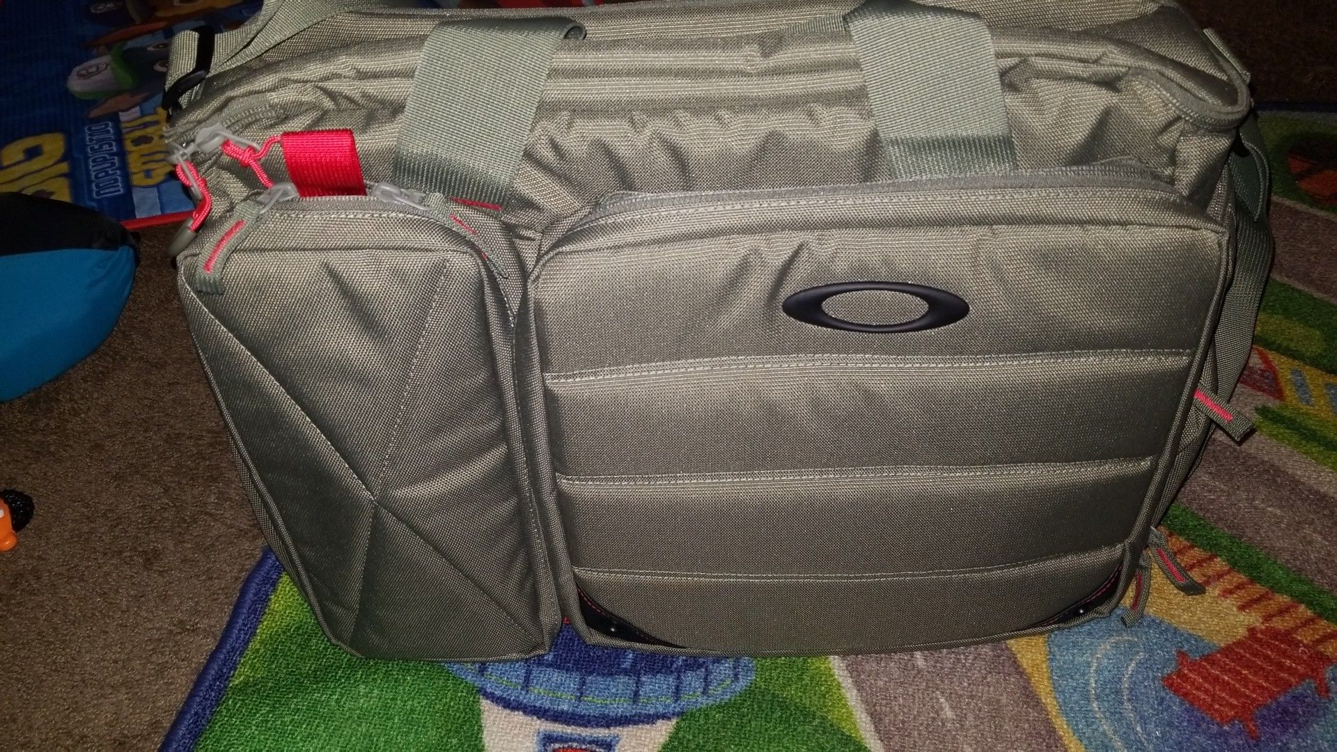 Oakley Breach Range Bag - olive color