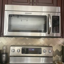 Kitchen Aide Microwave & Stove 
