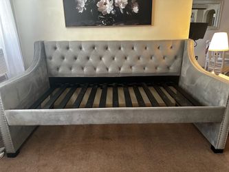 Gray Velvet Tufted Daybed Frame Twin