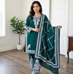 Women's Elegant Ethnic Kurta Set with Embroidered Floral Details and Sheer Mesh Dupatta Size 44