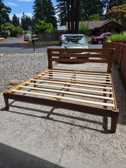 ⭐Complete Wood KING Platform Bed Frame-NICE!