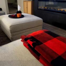 Full storage ottoman