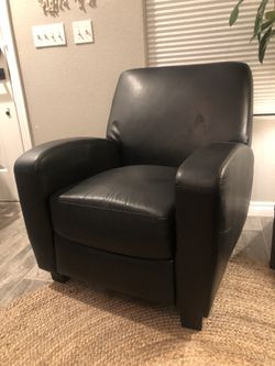 Leather sofa, black. Recliner.