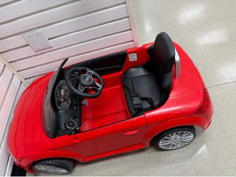 Toy car