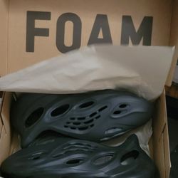 Yeezy Foam Runners (Onyx)
