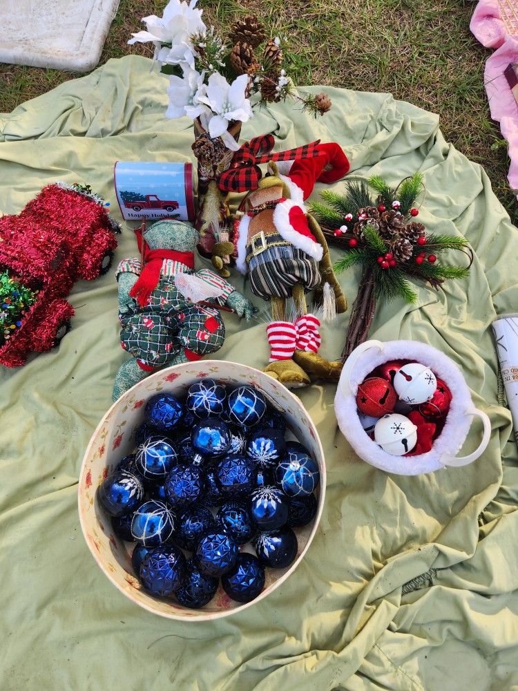 25 For All Christmas Decorations