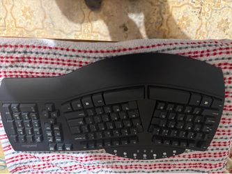 Ergonomic wireless keyboard
