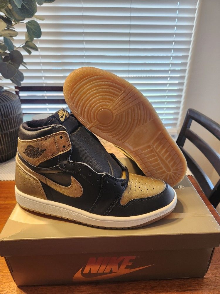 Jordan 1 High Black Gold Metallic