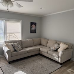 Tan Haverty Sectional With Pullout Bed (Professionally Cleaned)