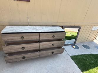 6-Drawer Dresser with Mirror