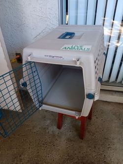 Dog/cat carrier crate