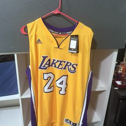 BNWT Adidas Kobe Bryant #24 Lakers Swingman Jersey Men’s XL (Never Worn)