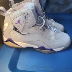 Air Jordan(GS) Air Jordan 7 True Flight 'Wolf Grey Purple'  Size 4Y $60 OBO