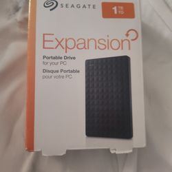 SEAGATE 1 TB HARD DRIVE