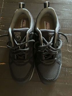 Work tennis shoes