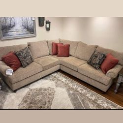 %Free Delivery % Linen Color Casual Sectional Couch💧easy payment options 