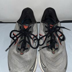 Saucony Triumph Mens Size 12w Grey  Running Sneaker Shoes 