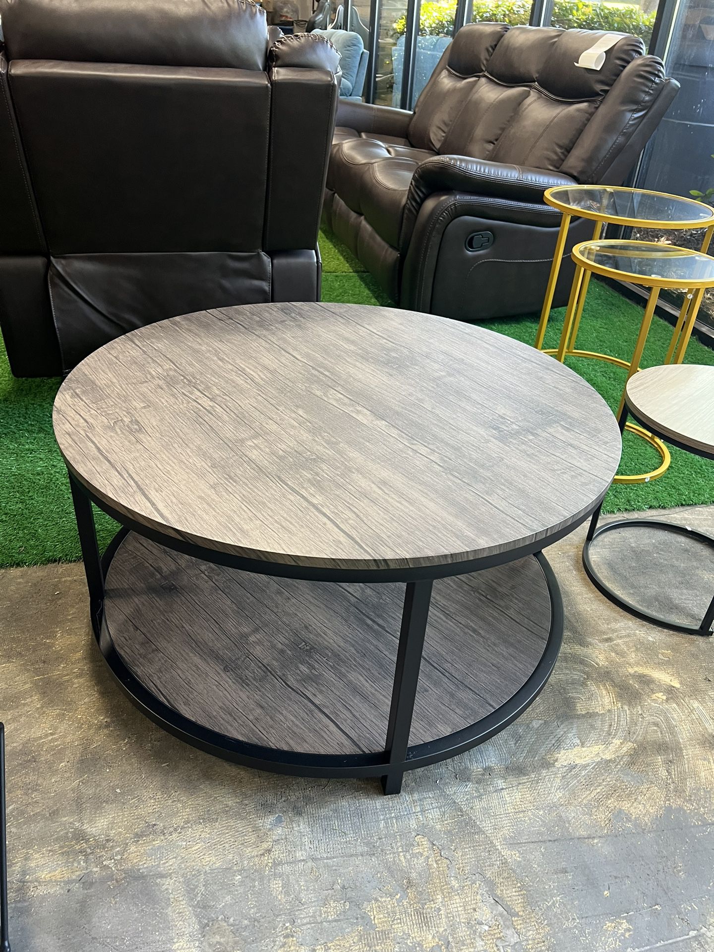 Round Coffee Table / Mesa de centro redonda