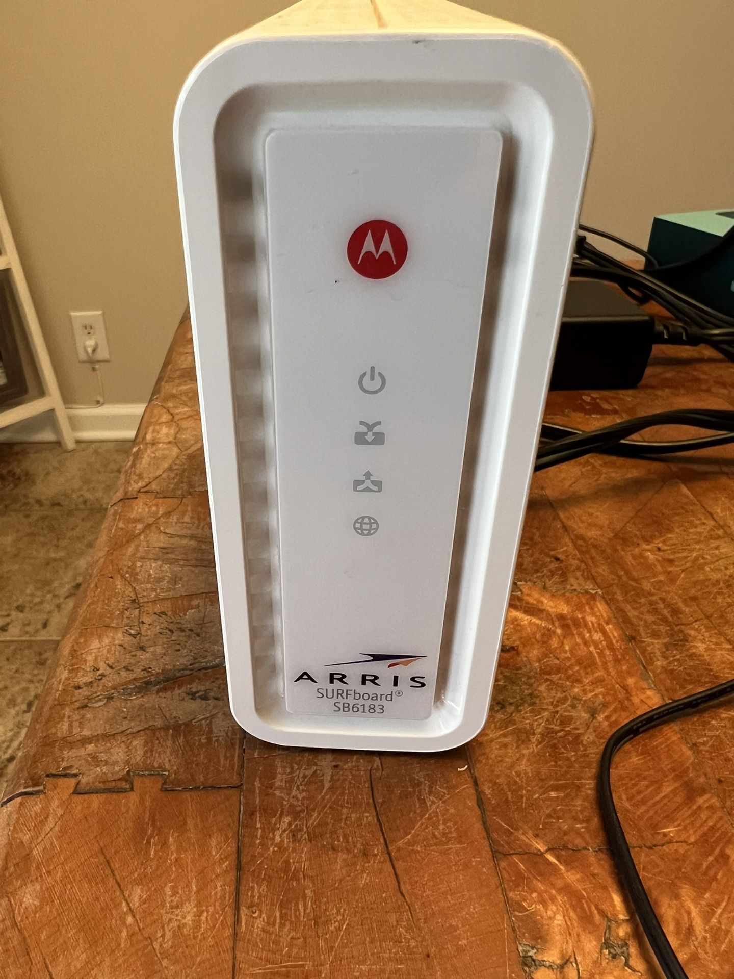Arris Surfboard SB6183 Cable Modem
