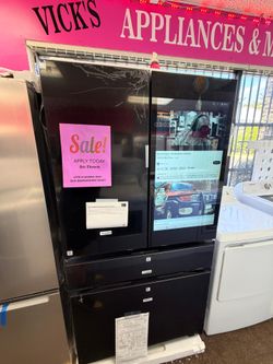 REFRIGERATOR 