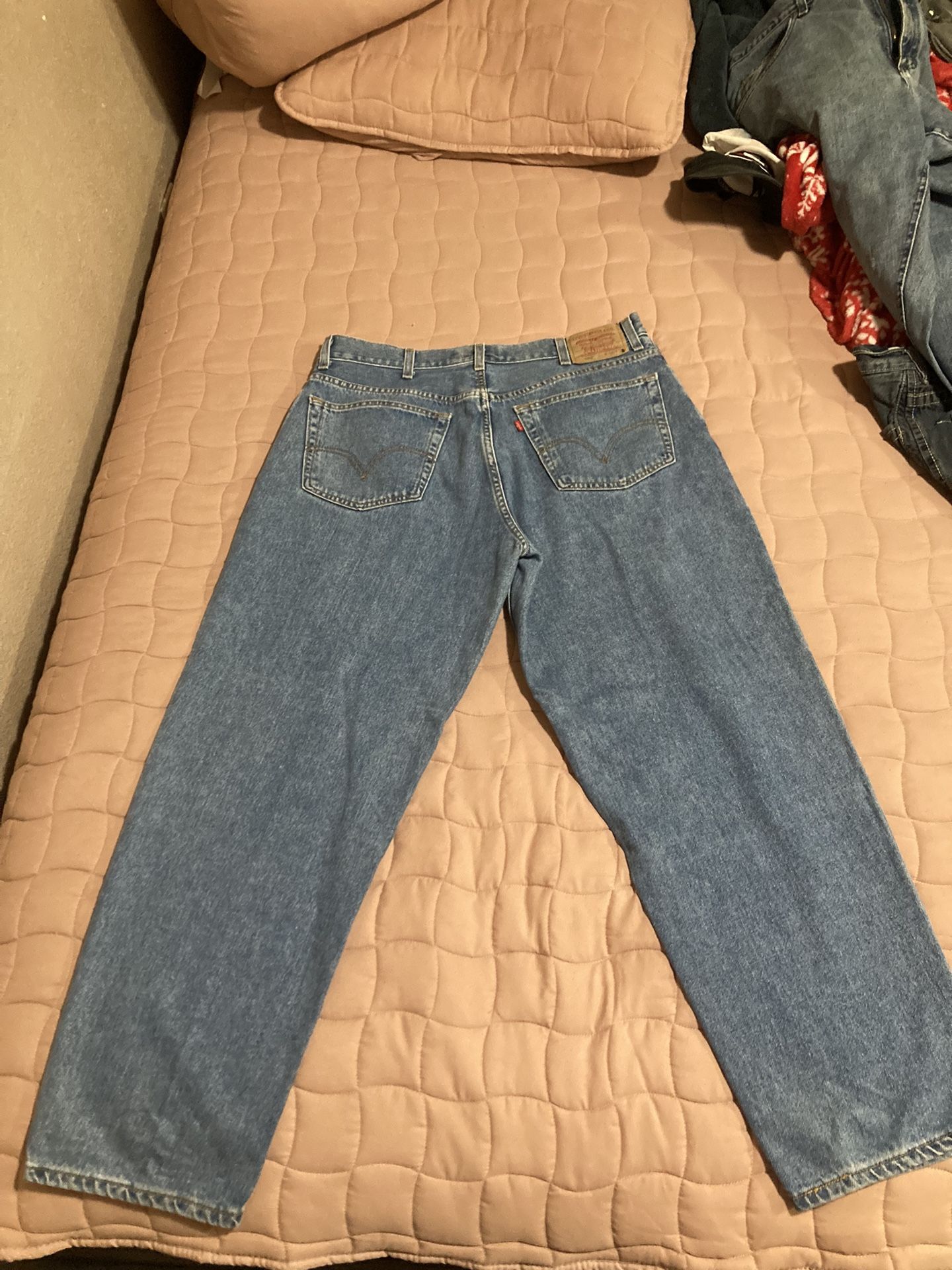 Baggy Levi’s Jean