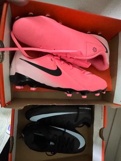 Soccer cleats 3y