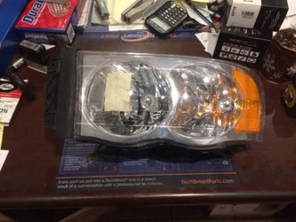 DODGE RAM head light ( one headlight)