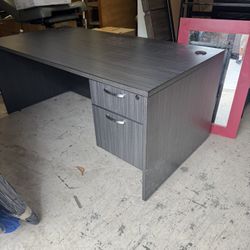Contemporar  executive desk in a grey wood-grain laminate finish - 71” x 35” Great Condition - Retail: $850