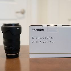 Tamron 17-70mm f/2.8 for Fujifilm X - MINT