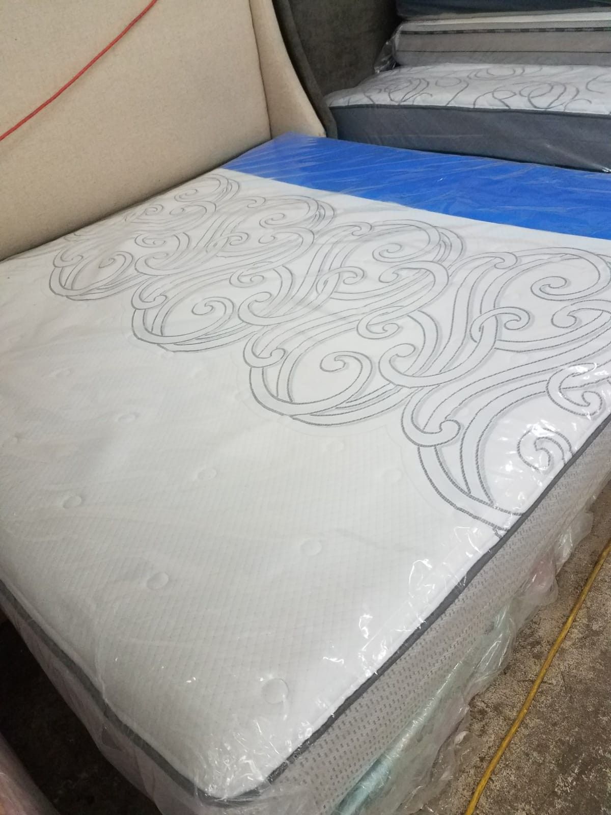 Brand new king size mattress and Box spring