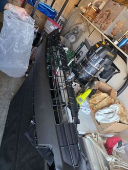 Lower grill 2016 rav4 brand new